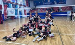 YILDIZ KIZLAR VOLEYBOLDA BİRİNCİ BELLİ OLDU