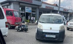 ESKİ SANAYİ'DE KAMYON-MOTOR ÇARPIŞMASI: ŞANS ESERİ YARALI YOK