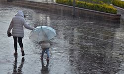 DÜZCE'DE SAĞANAK VE GÖK GÜRÜLTÜLÜ YAĞIŞ UYARISI