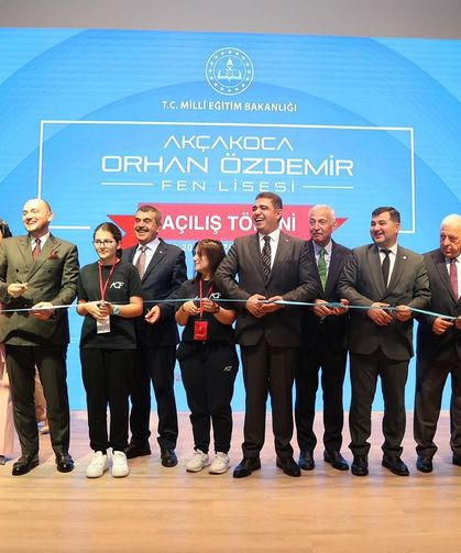 DÜZCE’DE BAKAN TEKİN’DEN MÜFREDAT AÇIKLAMASI: YÜZDE 35 SADELEŞME!