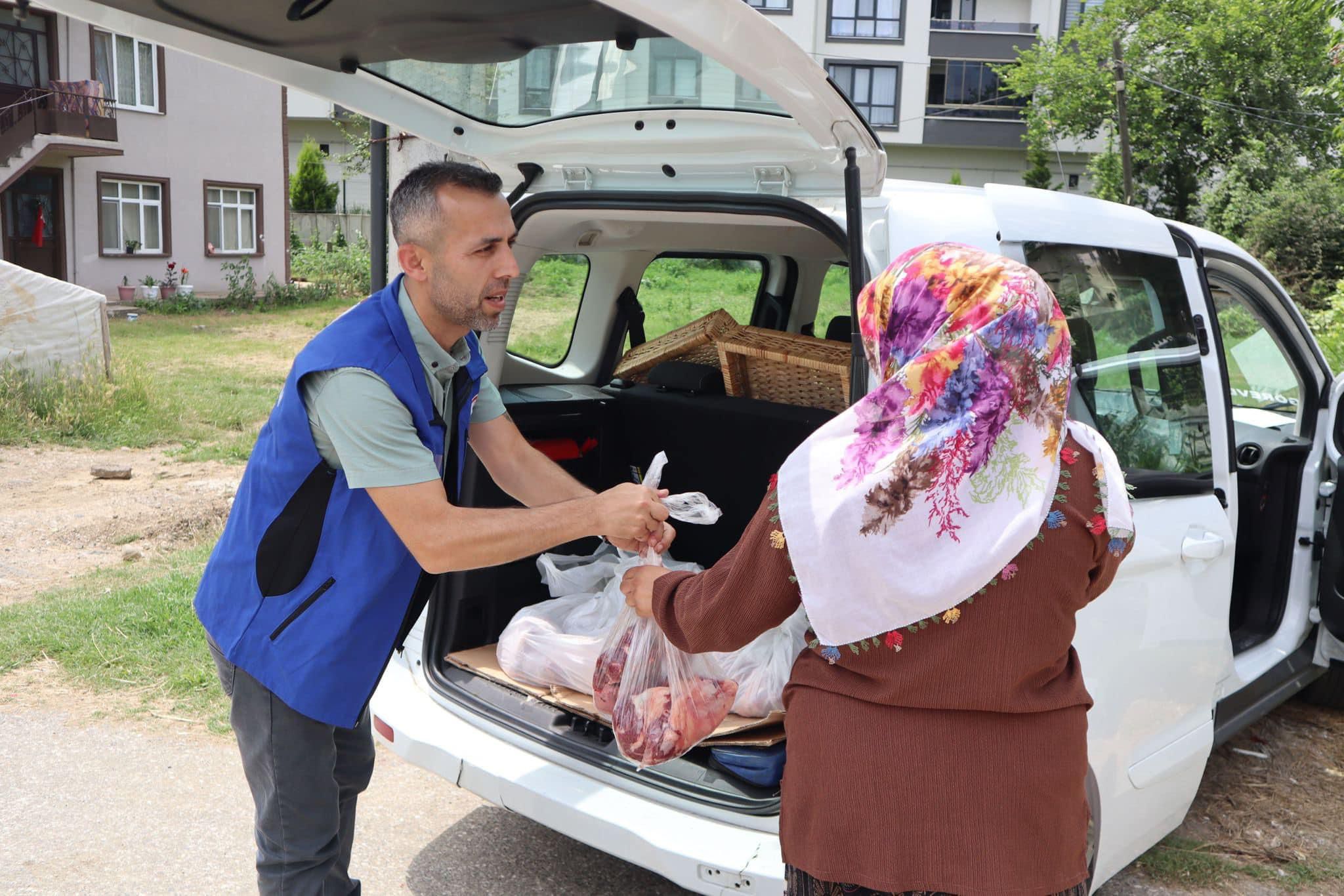 Kurban Eti Dağıtımı (1)