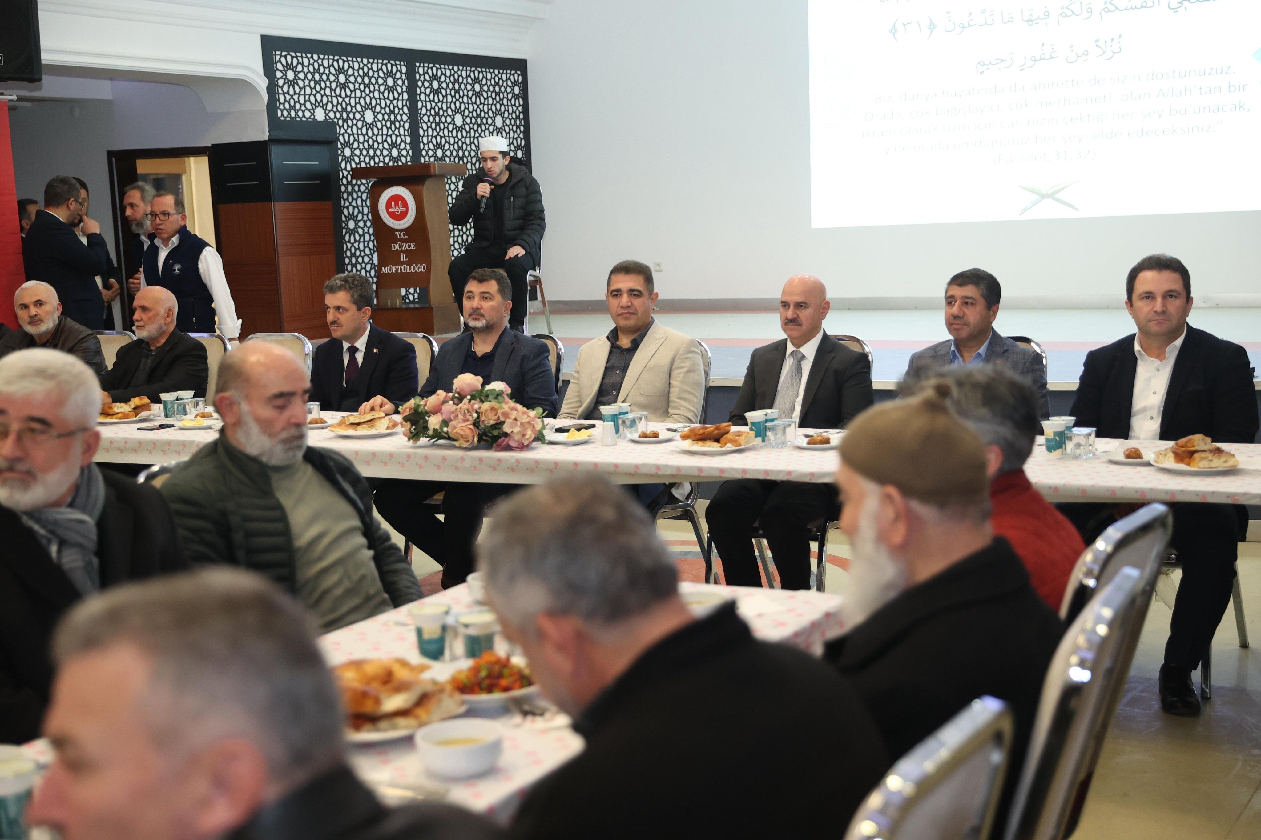 Düzce’de İftar Buluşması: UKHADER ve İl Müftülüğü Kardeşlik ve Dayanışma Ruhunu Pekiştirdi